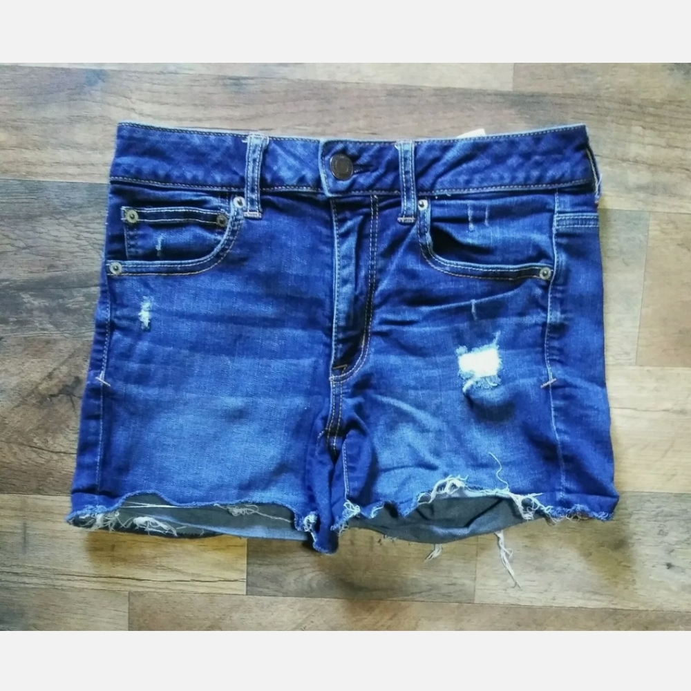 American Eagle Super Stretch Shorts Womens Size: 6